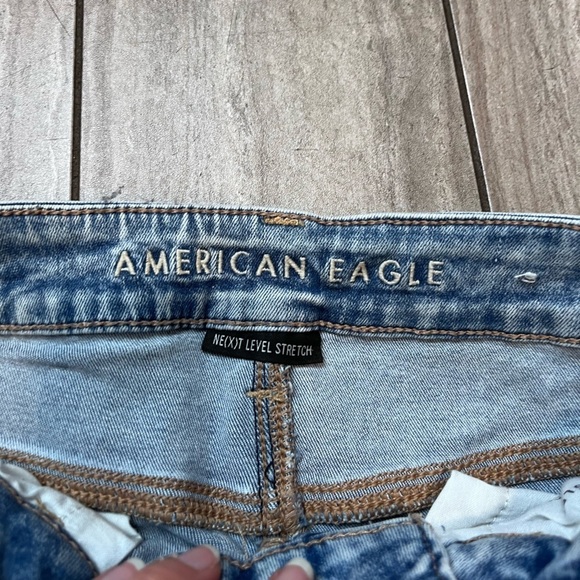 American Eagle Women’s Light Wash Distressed Jeggings Size 2 Short - Picture 8 of 8